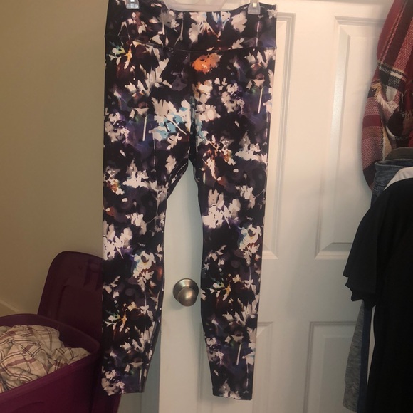 Nike Pants - Women’s Nike Performance legging-BNWT